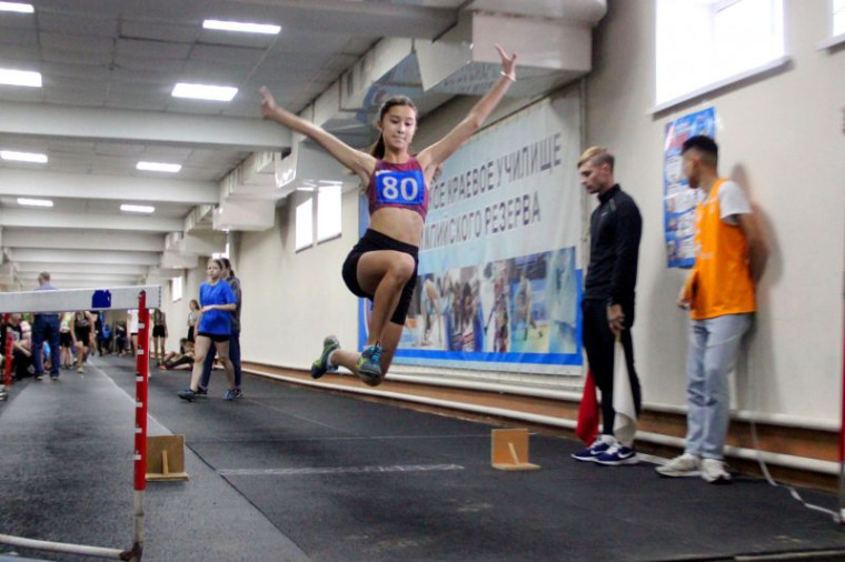 18 ноября в г. Барнаул в легкоатлетическом манеже АУОР прошли краевые соревнования по  легкой атлетике среди юношей и девушек 2008-2009г.р, посвященные профилактике  злоупотребления наркотиками и их незаконного оборота.